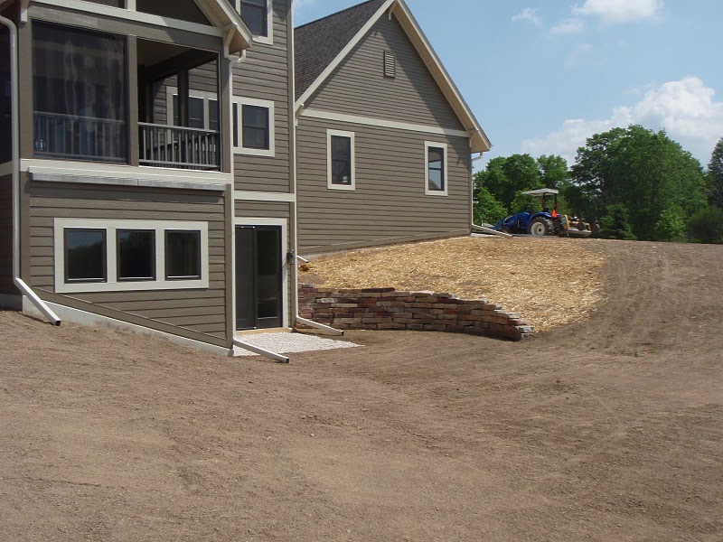 Chilton Stone is great when trying to create a natural looking retaining wall. - Bob's Grading Milwaukee